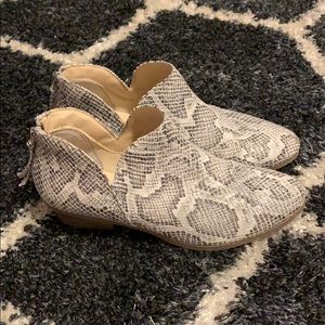 Booties snakeskin Kenneth Cole Reaction